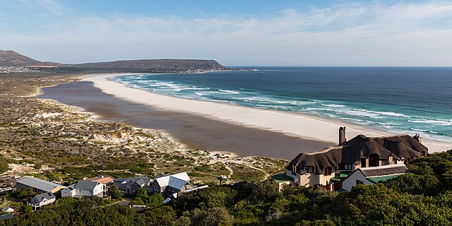 640px-Playa_Noordhoek,_Sudáfrica,_2018-07-23,_DD_126