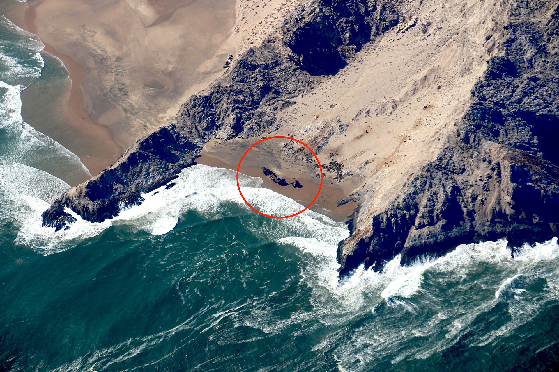 Skeleton Coast — Namibia, shipwrecks and fog desert