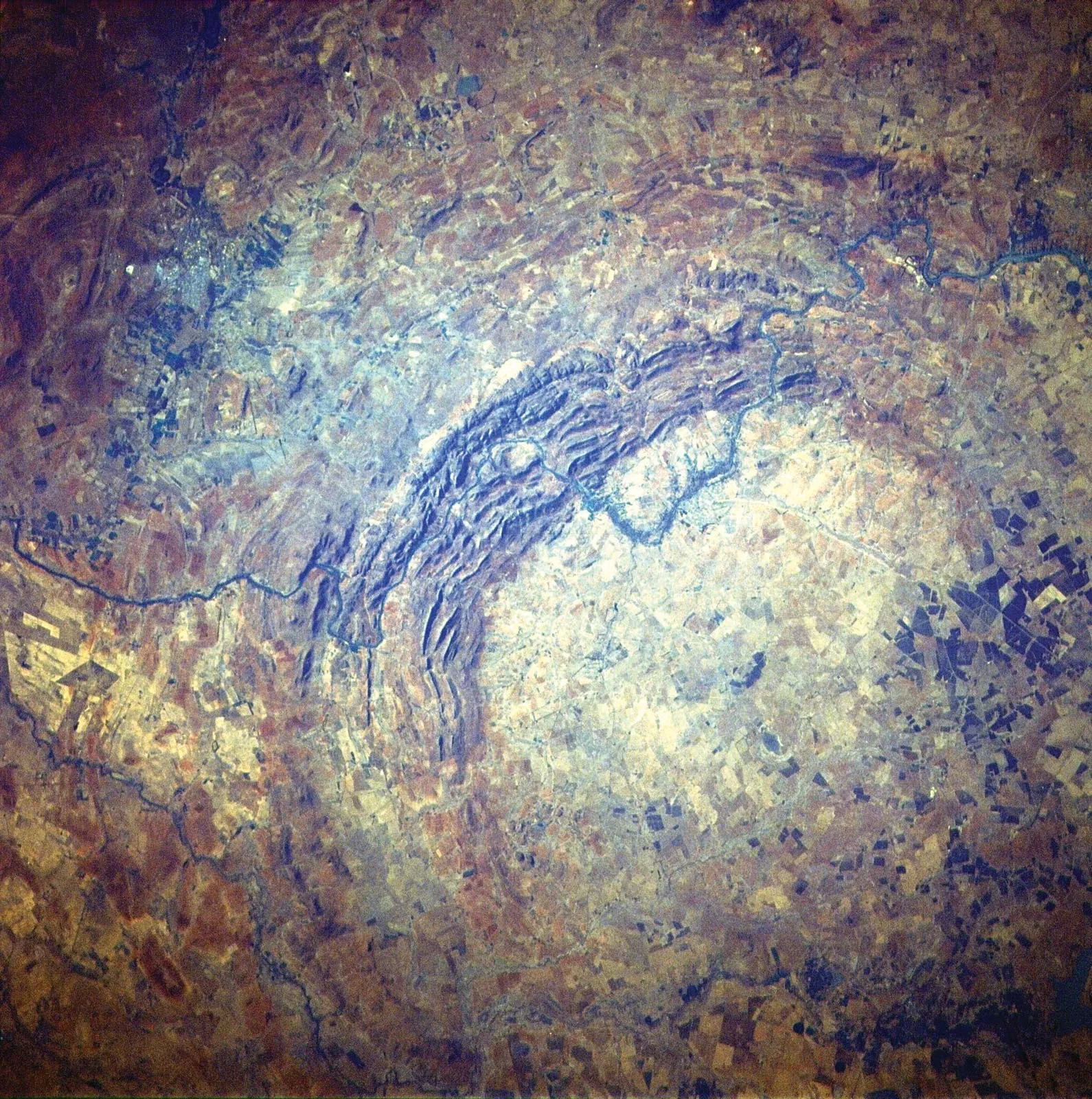 Vredefort Dome — concentric ridges of the meteorite impact structure, UNESCO World Heritage Site, South Africa